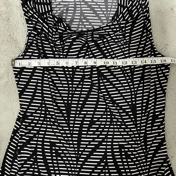 KASPER Drape Neck Sleeveless Top Size PM - Picture 9 of 9